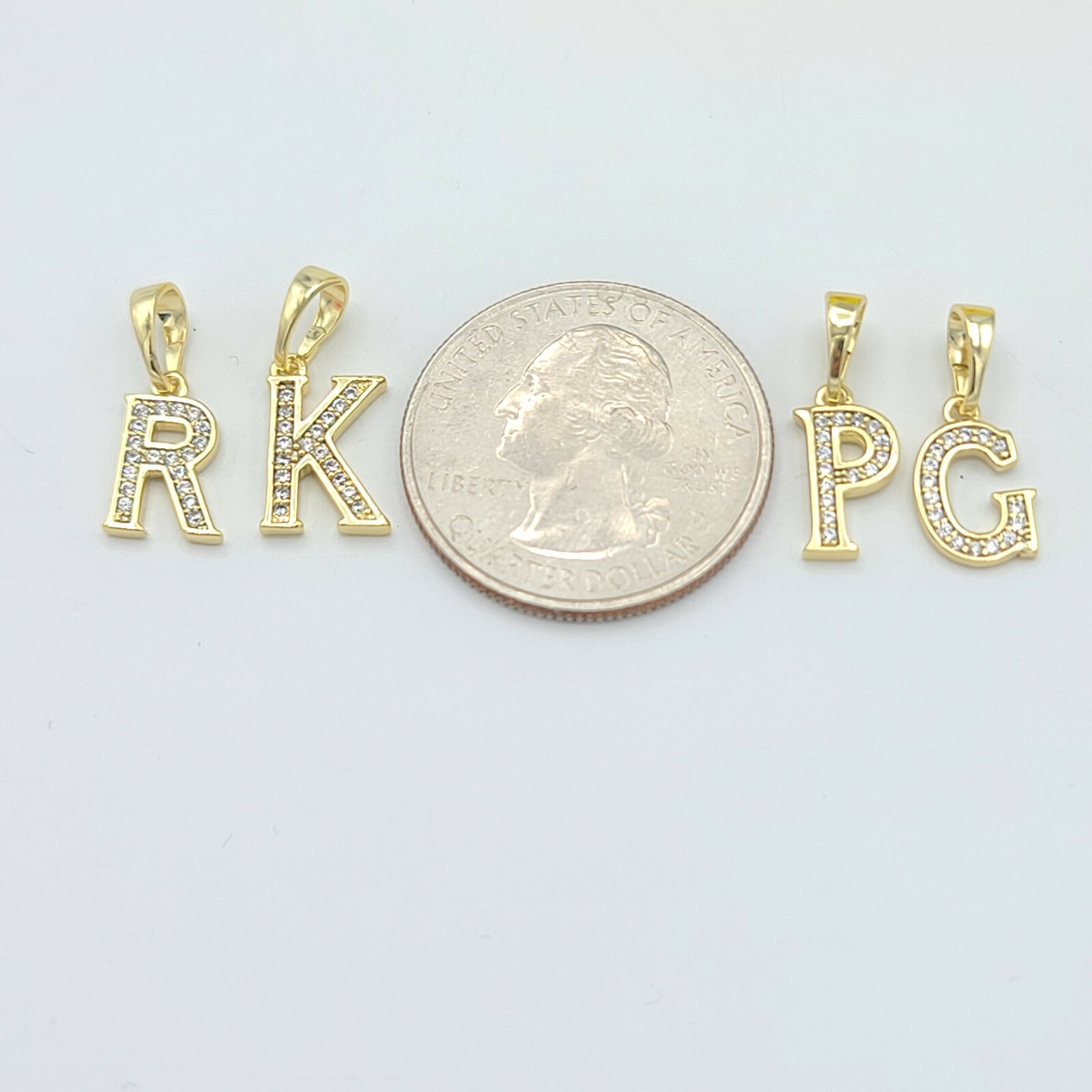 14K Gold Plated Initial Letter Name Pendant Necklace plus Chain. Oro Laminado
